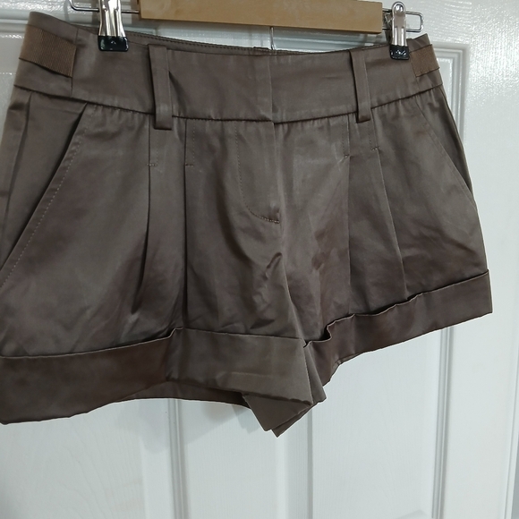 Trina Turk Shorts Womens Size 2 Luxury Vacation Cruise Party - Picture 3 of 7